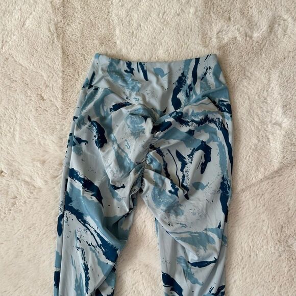 GYMSHARK Light Blue Marble Print ruched bum Power Leggings - Picture 4 of 7